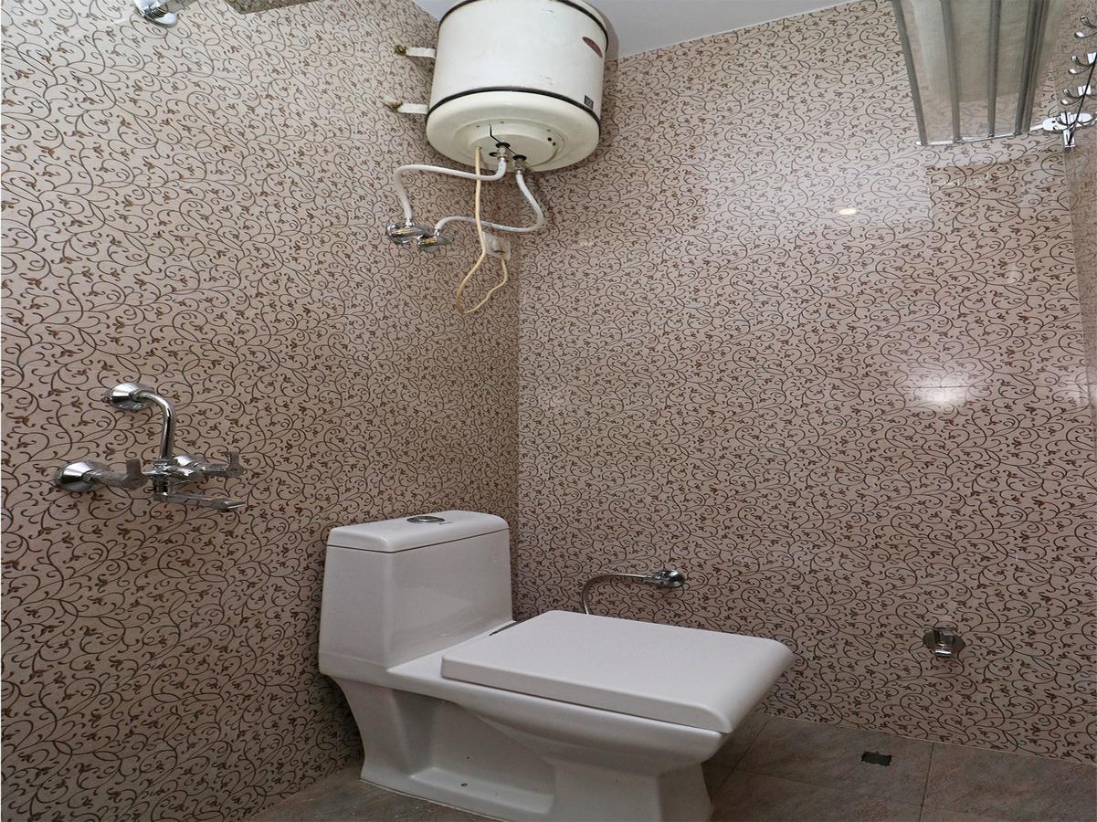 Oyo 11593 Hotel Aman Guest House New Delhi Exteriör bild