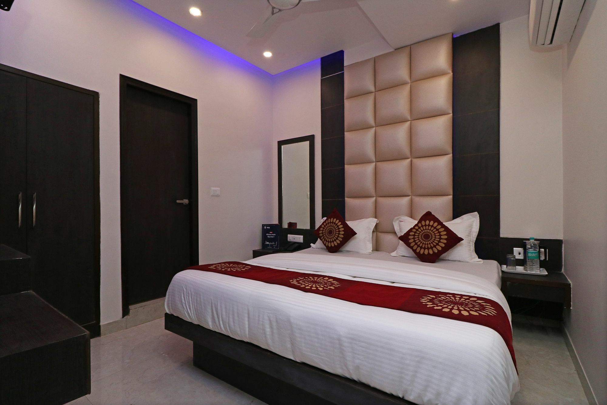 Oyo 11593 Hotel Aman Guest House New Delhi Exteriör bild