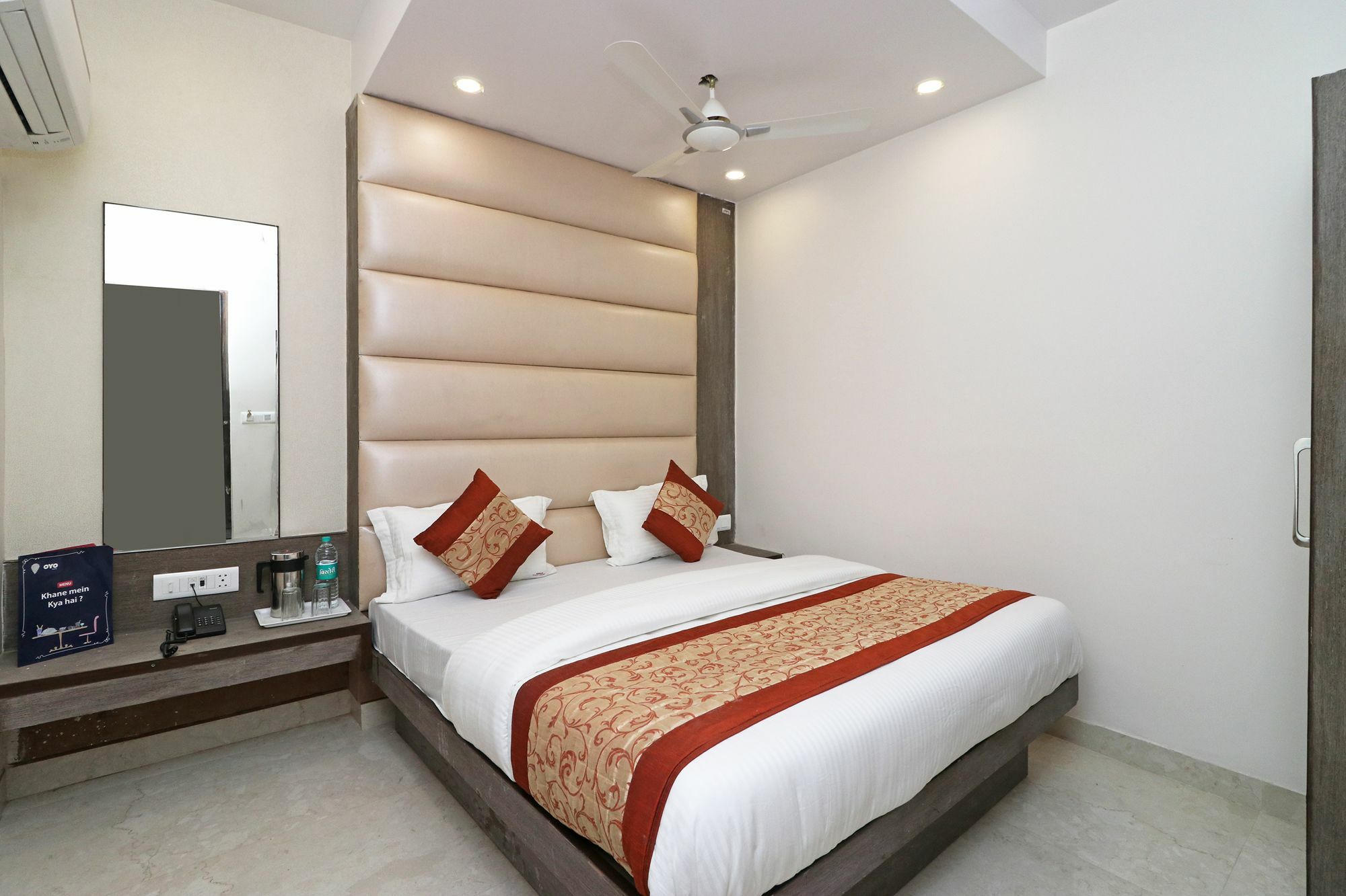 Oyo 11593 Hotel Aman Guest House New Delhi Exteriör bild